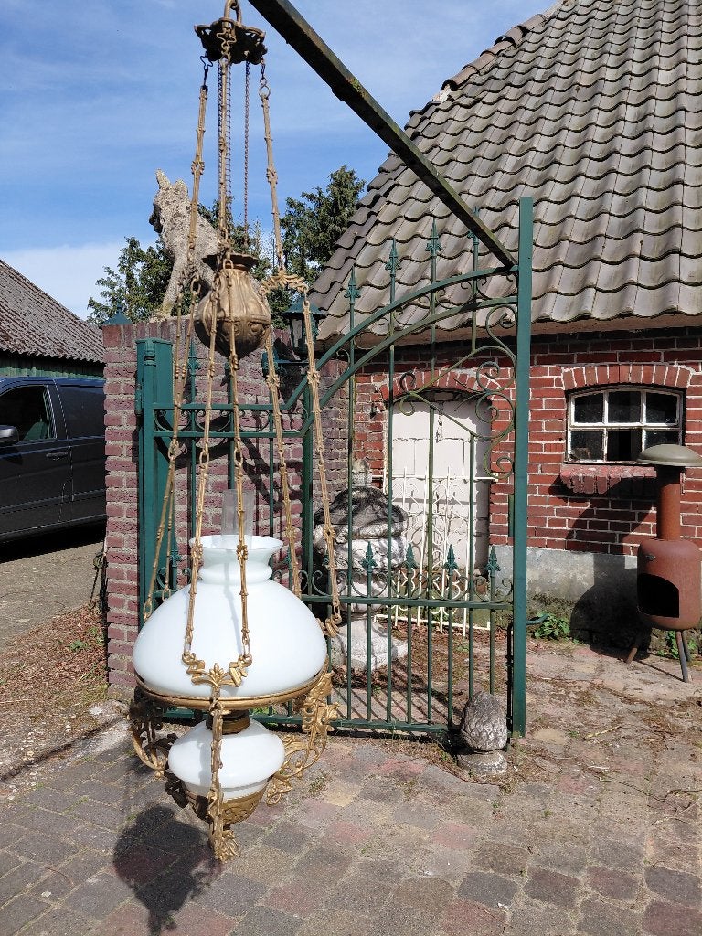 Antieke oliehanglamp schippertje, witte opaline kap en pot., Antiek en Kunst, Ophalen
