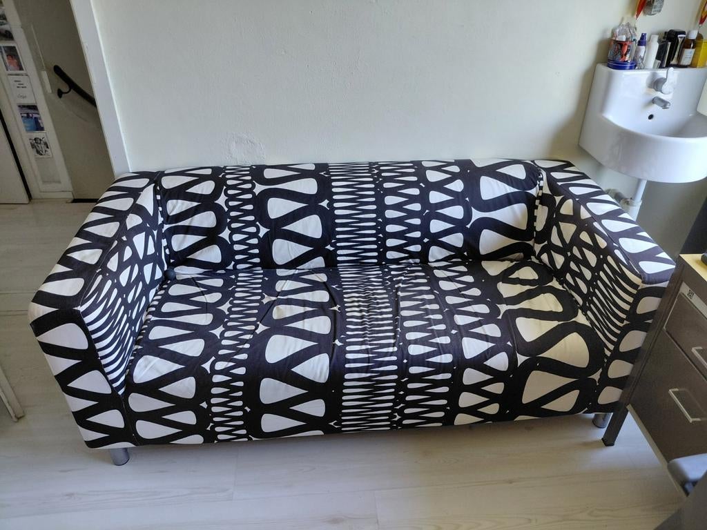 tweezitsbank met zwart-wit patroon.  Elk aannemelijk bod, Gebruikt, 150 tot 200 cm, Tweepersoons, 75 tot 100 cm