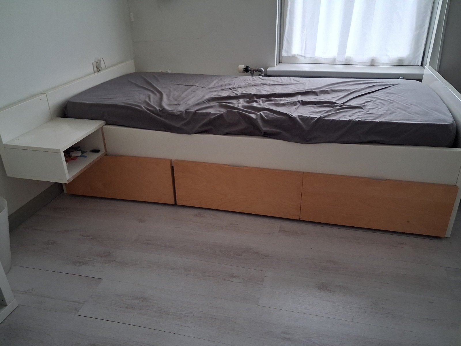 Ikea bed met 3 lades, matras en nachtkastje, Huis en Inrichting, Ophalen, Gebruikt, Eenpersoons