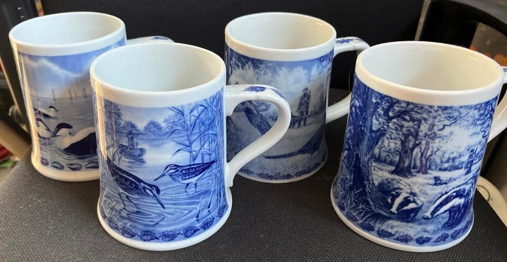 Set van 4  Mokken met Jachttaferelen Originalt Jagtkrus, Keramiek, Ophalen of Verzenden, Zo goed als nieuw, Overige stijlen