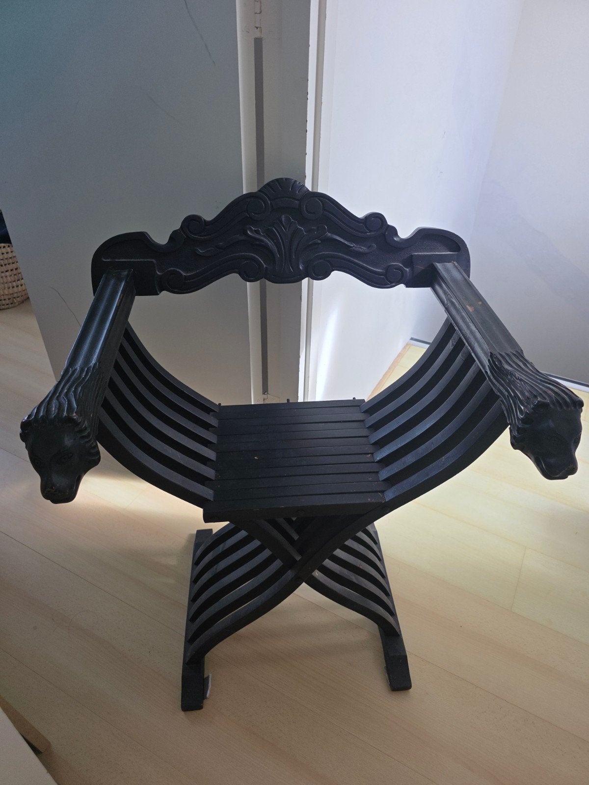 Klassieke Barok/Rococo 'Kasteel Stoel' met Leeuwenkoppen, Ophalen
