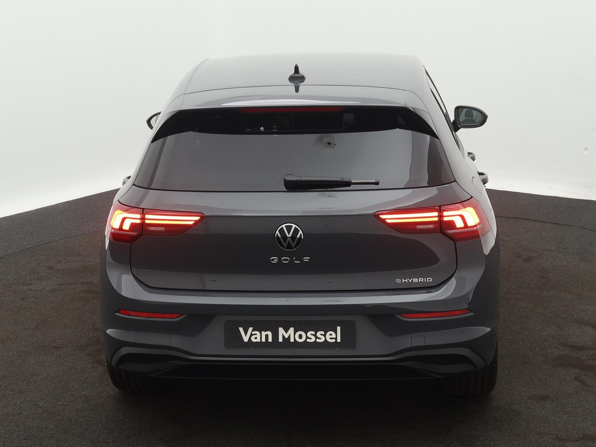 Volkswagen Golf 1.5 eHybrid Life Edition 204 PK Automaat | #, Auto's, Stof, 1498 cc, Euro 6, 4 cilinders