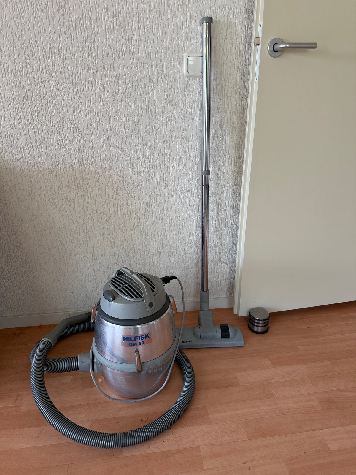 Nilfisk GM 80 stofzuiger met slang, buis en mondstuk, Gebruikt, Sledestofzuiger, Ophalen, Stofzak