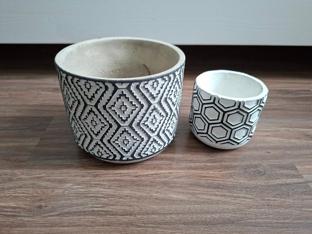 2 bloempotten, Ophalen, Overige materialen, Gebruikt, Rond