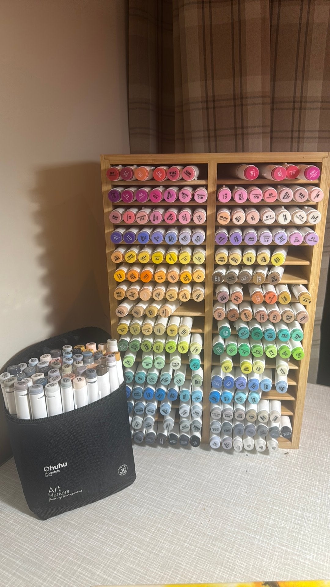 Ohuhu Markers en bamboo houder, Ophalen, Gebruikt, Potlood of Stift