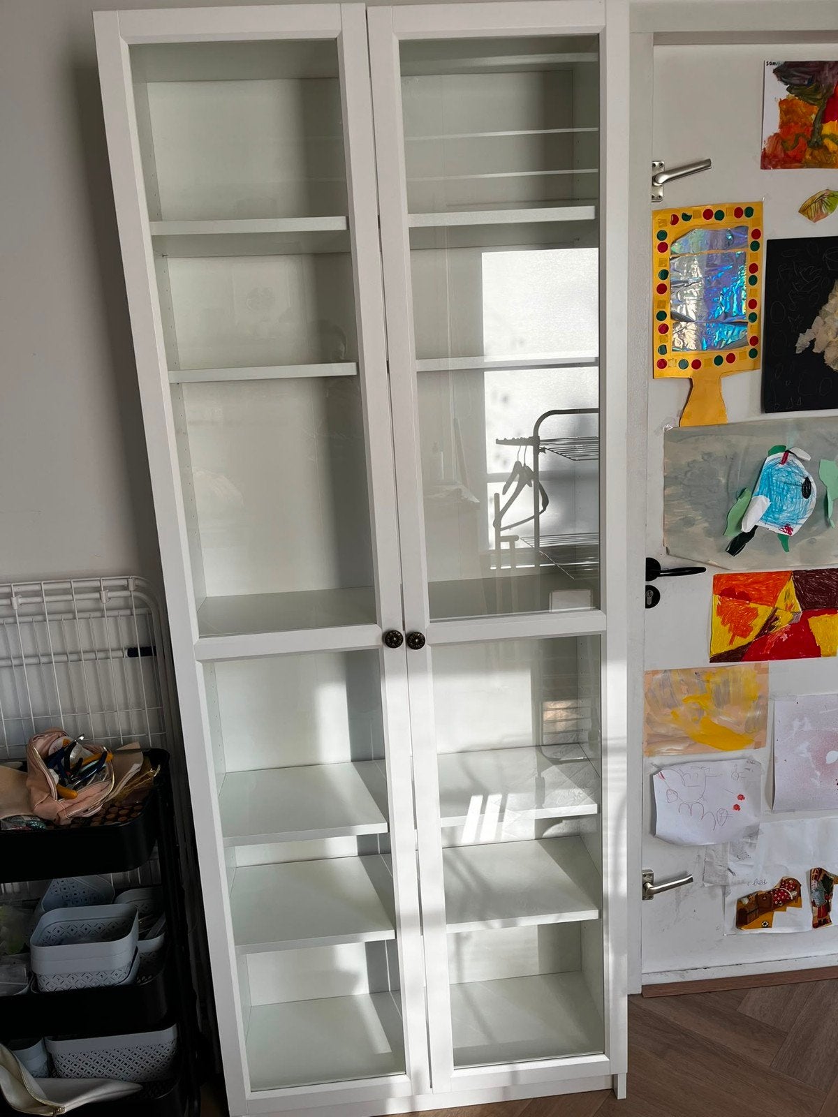 Witte vitrinekast met glazen deuren - IKEA Billy/Oxberg, Huis en Inrichting, Ophalen, Modern, Scandinavisch, 200 cm of meer, Overige houtsoorten