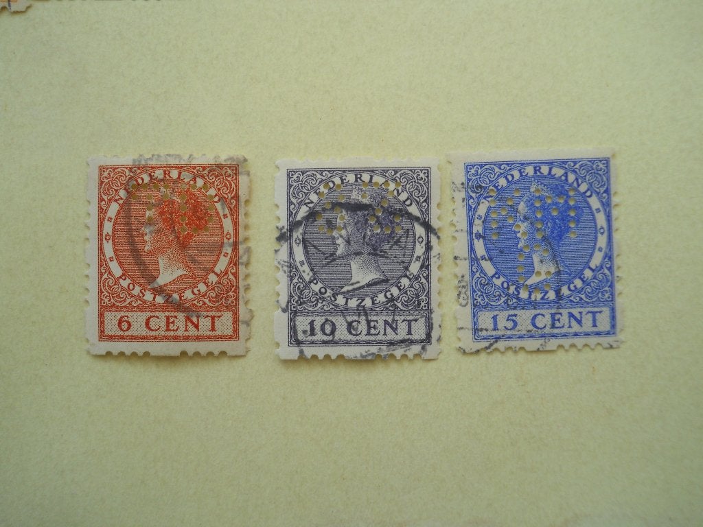 Nederland 1928 Vierzijdige roltanding 3 Perfins NvphR41-R48, Postzegels en Munten, Ophalen of Verzenden, T/m 1940, Gestempeld