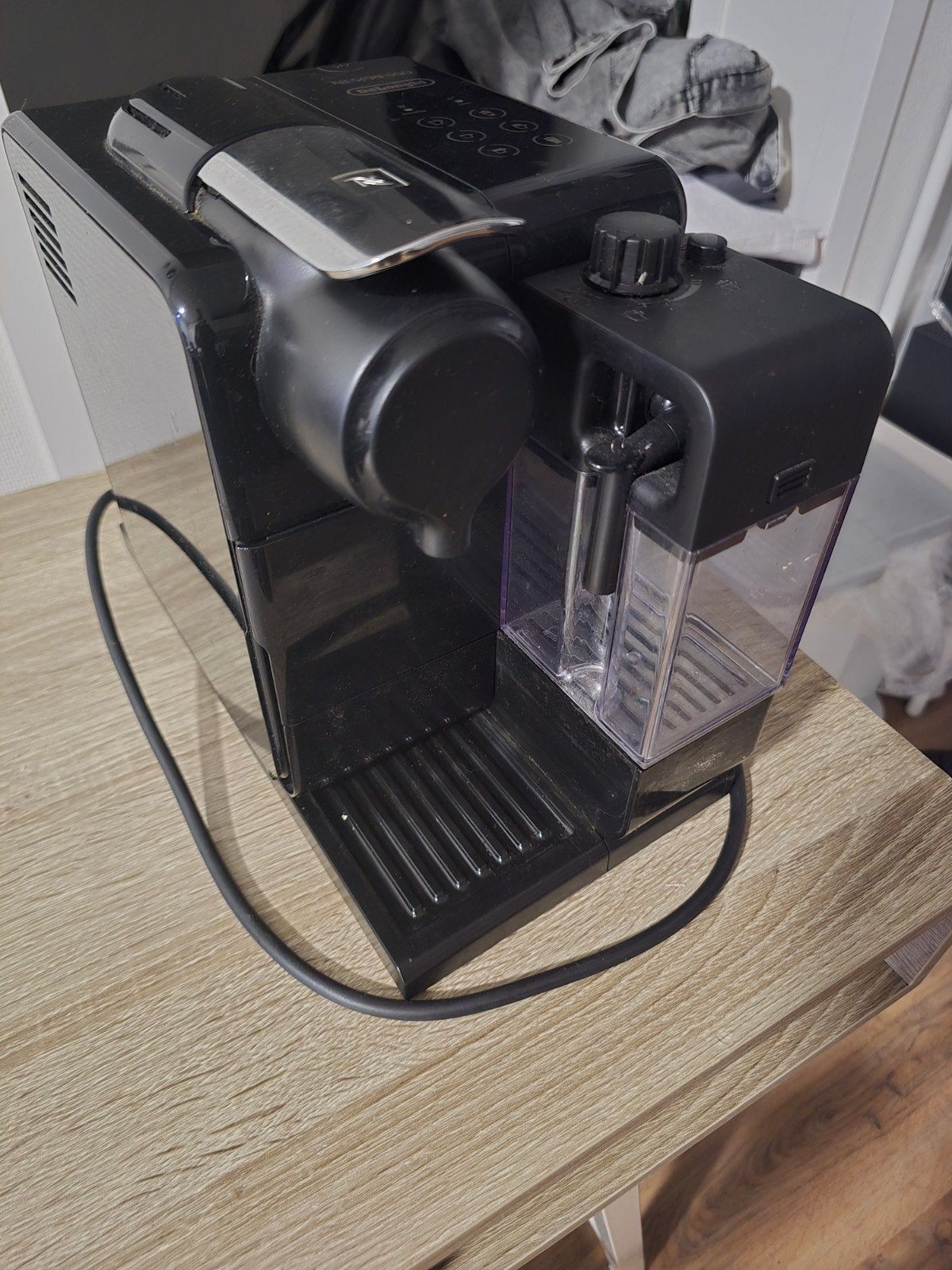 Foto 4 van Nespresso De'Longhi Koffiezetapparaat - Werkt goed!