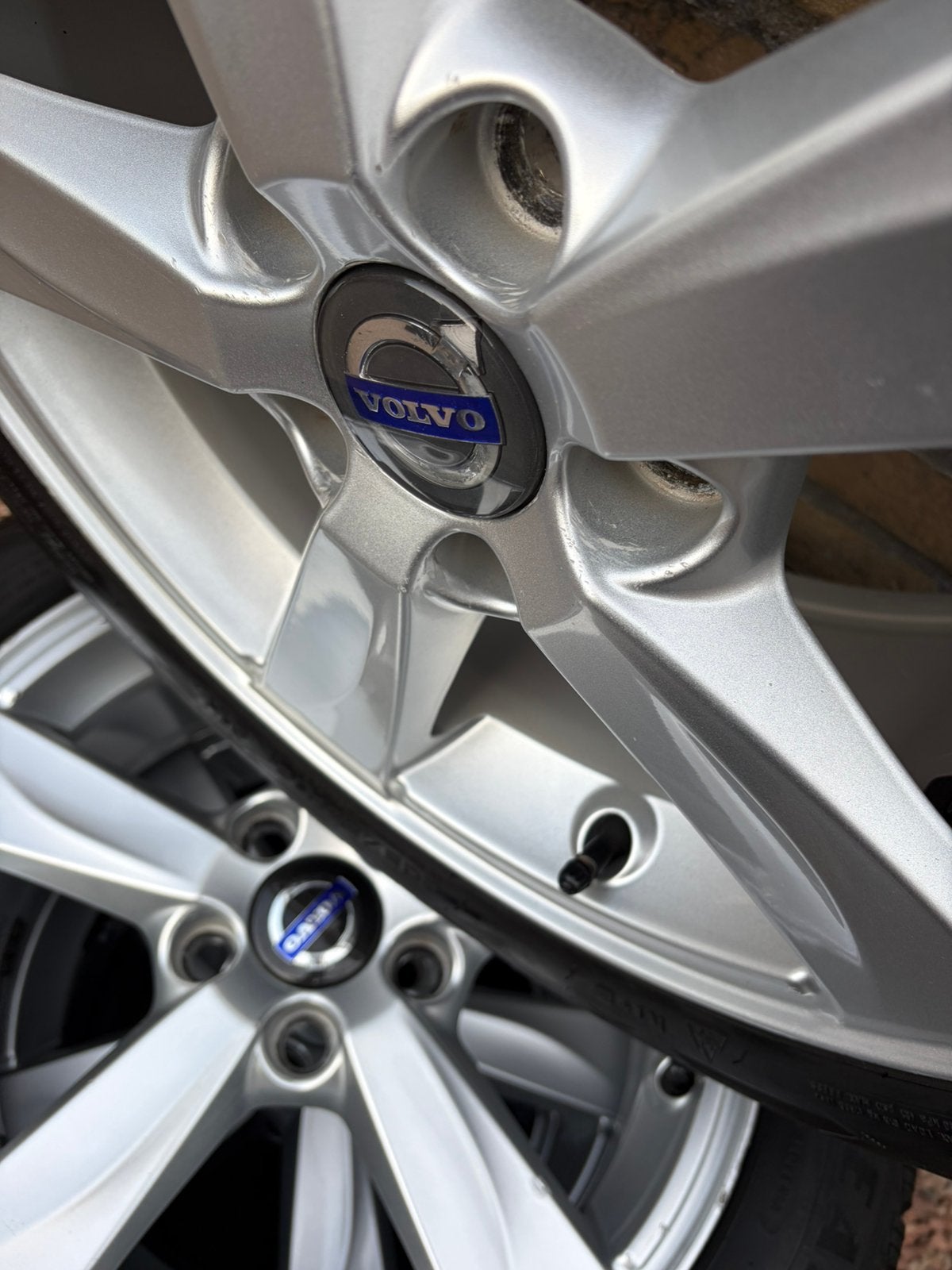 Mooie 4 seizoensbanden Volvo V40 met velgen, Auto-onderdelen, Banden en Velgen, Ophalen, Velg(en), 16 inch, VL