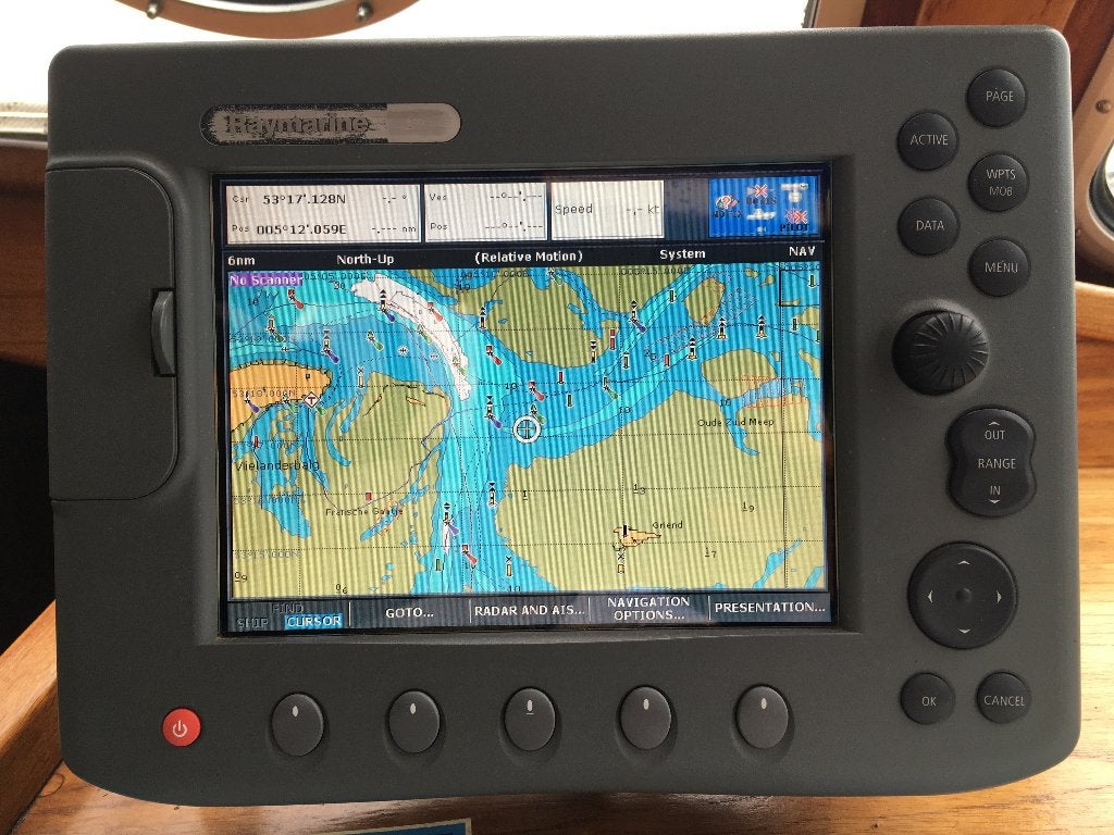 Raymarine C80 Kaartplotter met analoge 2kW radar, Ophalen, Gebruikt, Kaartplotter of Fish Finder