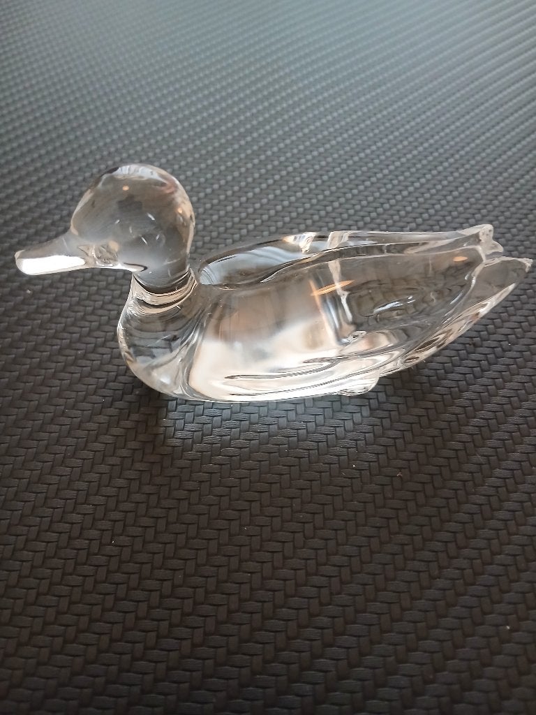 Glazen moedereend met kleine eendjes, Ophalen