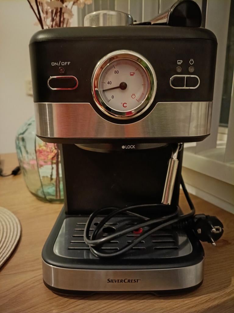 SilverCrest Espresso Apparaat - Zo goed als nieuw, Espresso apparaat, Gemalen koffie, Zo goed als nieuw, 2 tot 4 kopjes