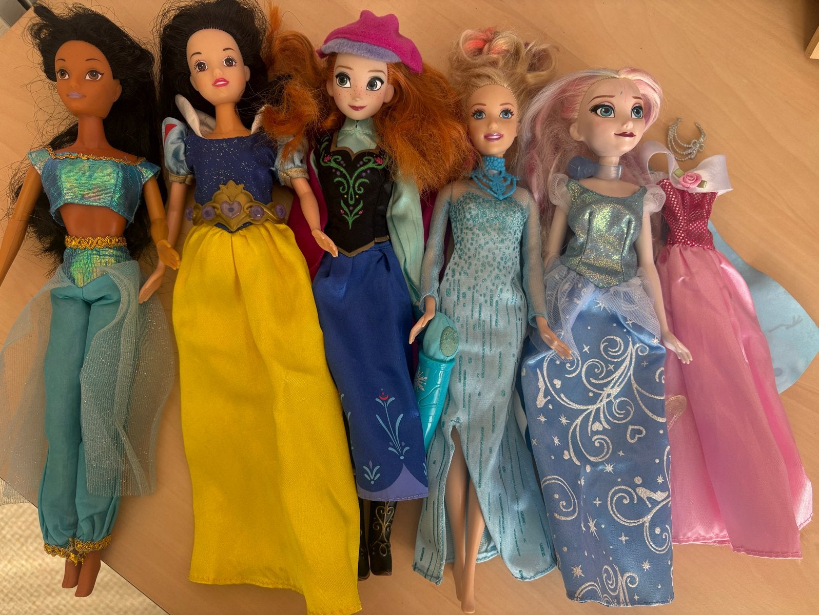 6 Disney Prinsessen Barbies: Sneeuwwitje, Jasmine, Anna, Els, Ophalen of Verzenden, Gebruikt, Barbie