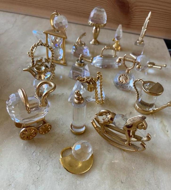 Beeldjes Christal Memories serie, goudkl. metaal en kristal, Ophalen of Verzenden