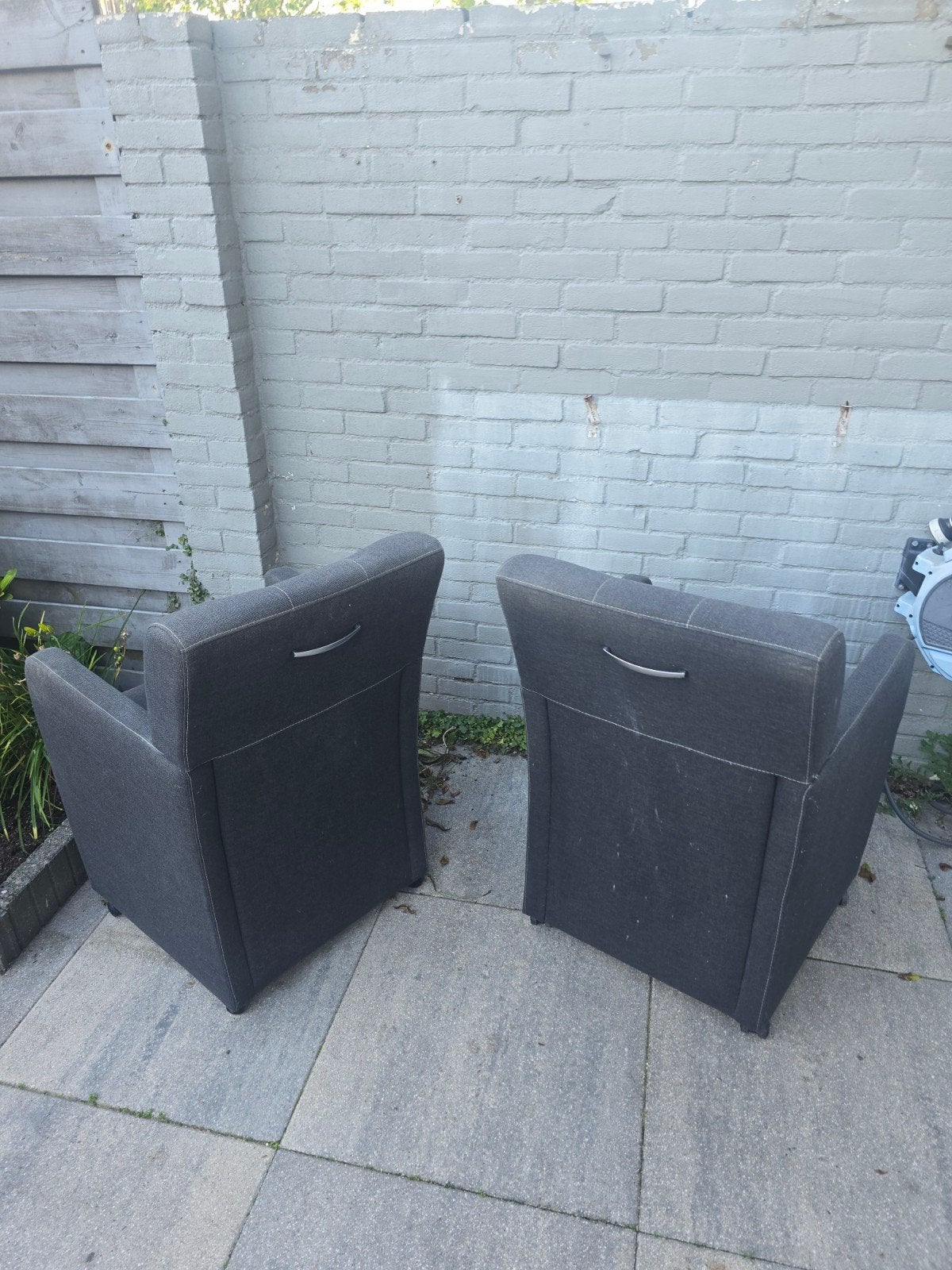 Foto 5 van 4 gebruikte eetkamerstoelen met wielen