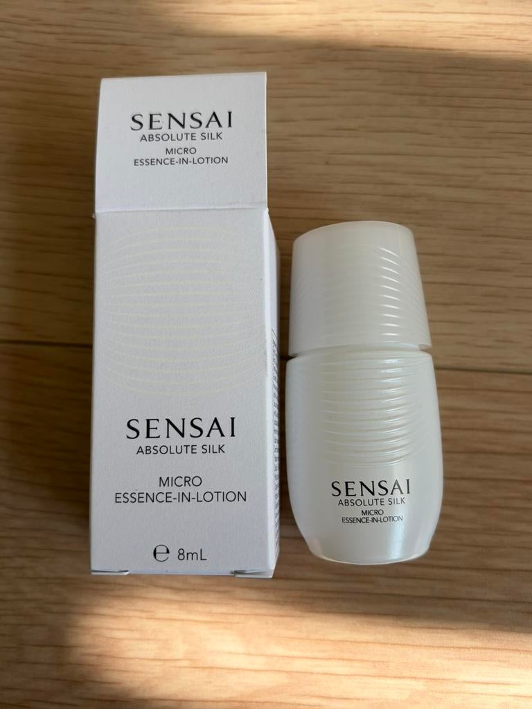 Sensai absolute silk micro essence in lotion, Ophalen of Verzenden, Nieuw, Verzorging
