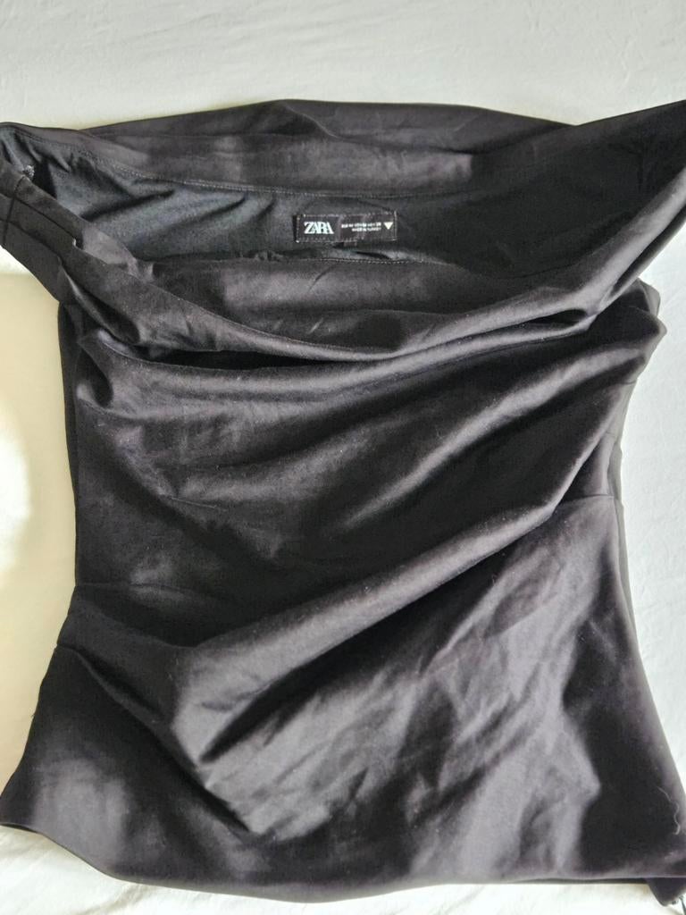 Zara Zwart Off-Shoulder Top - Maat M (valt als 36), Kleding | Dames, Nieuw, Ophalen of Verzenden, Zara, Zwart