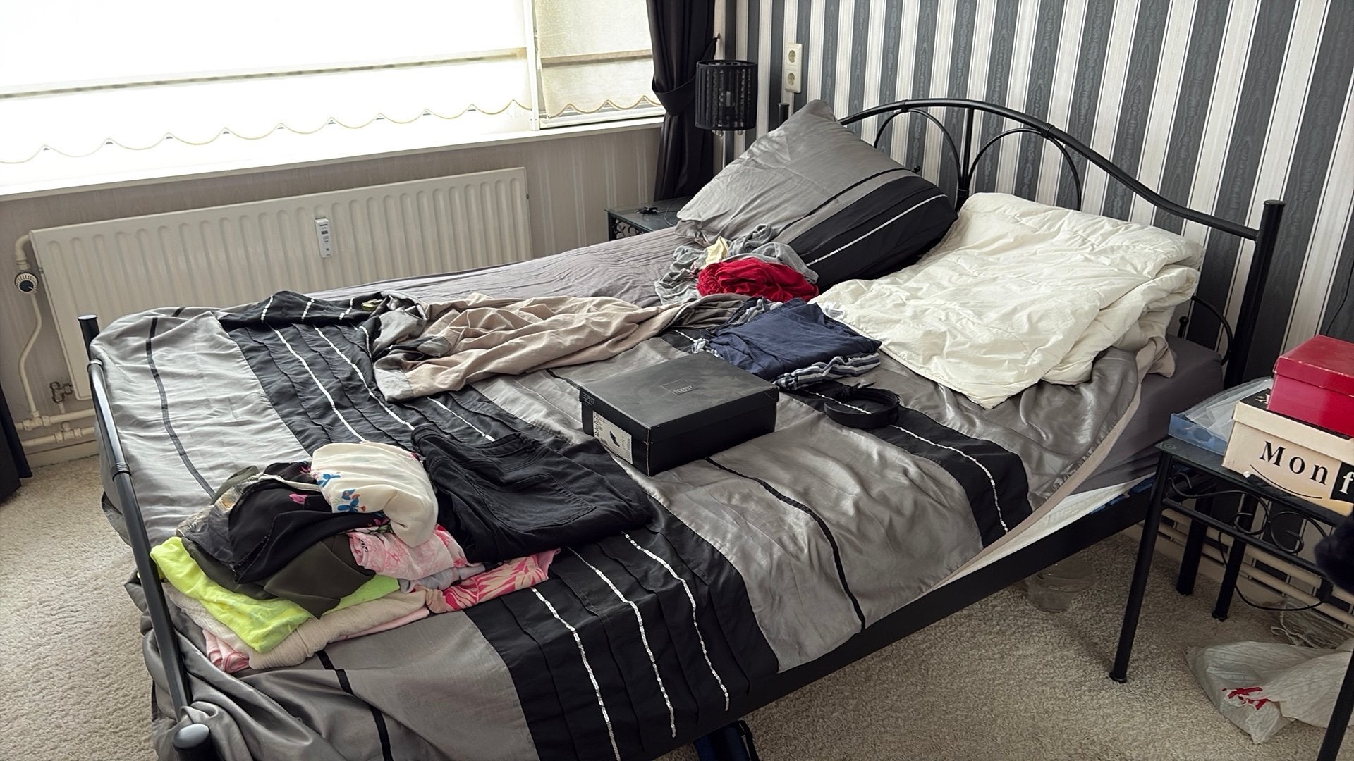 Bed met 2 tafels, Ophalen, Gebruikt, Zwart, Tweepersoons