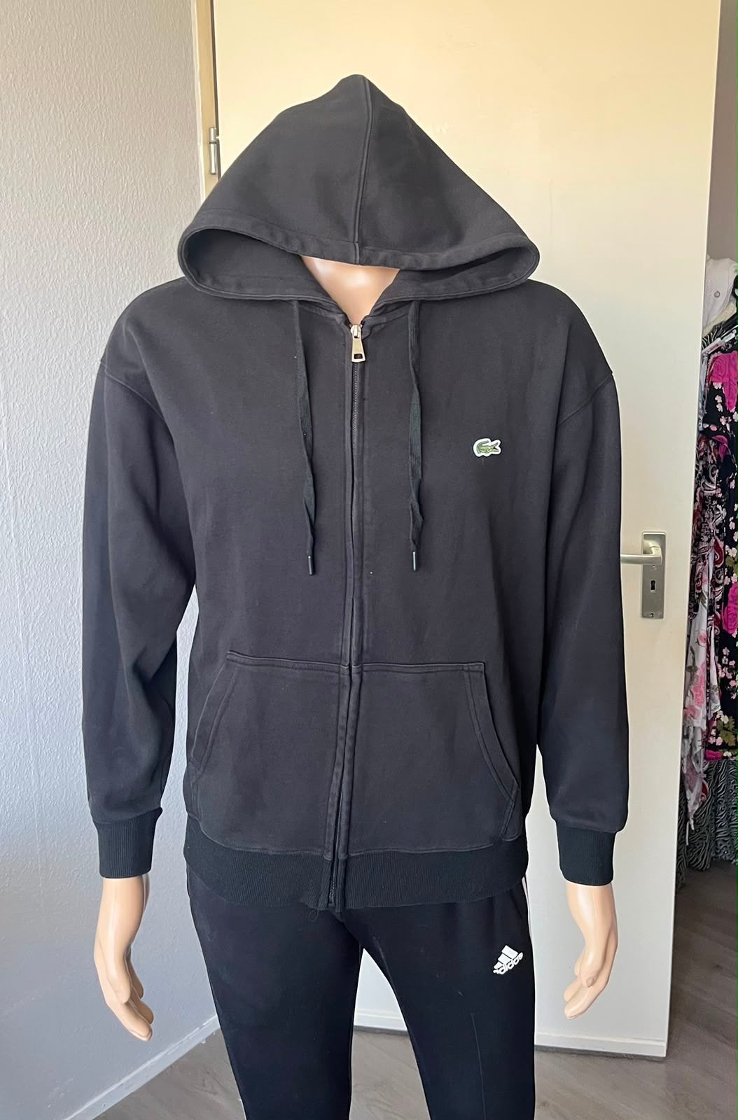 Lacoste hoodie vest zwart – maat L, Ophalen of Verzenden, Zo goed als nieuw, Maat 52/54 (L), Zwart