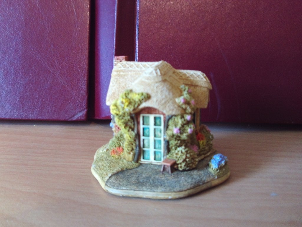Lilliput Lane - Granny's Summer House, Ophalen of Verzenden, Zo goed als nieuw, Overige typen