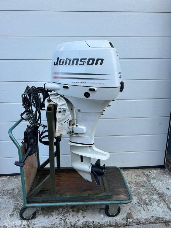Johnson 40 PK EFI 4-takt Langstaart – E- start – Powertrim