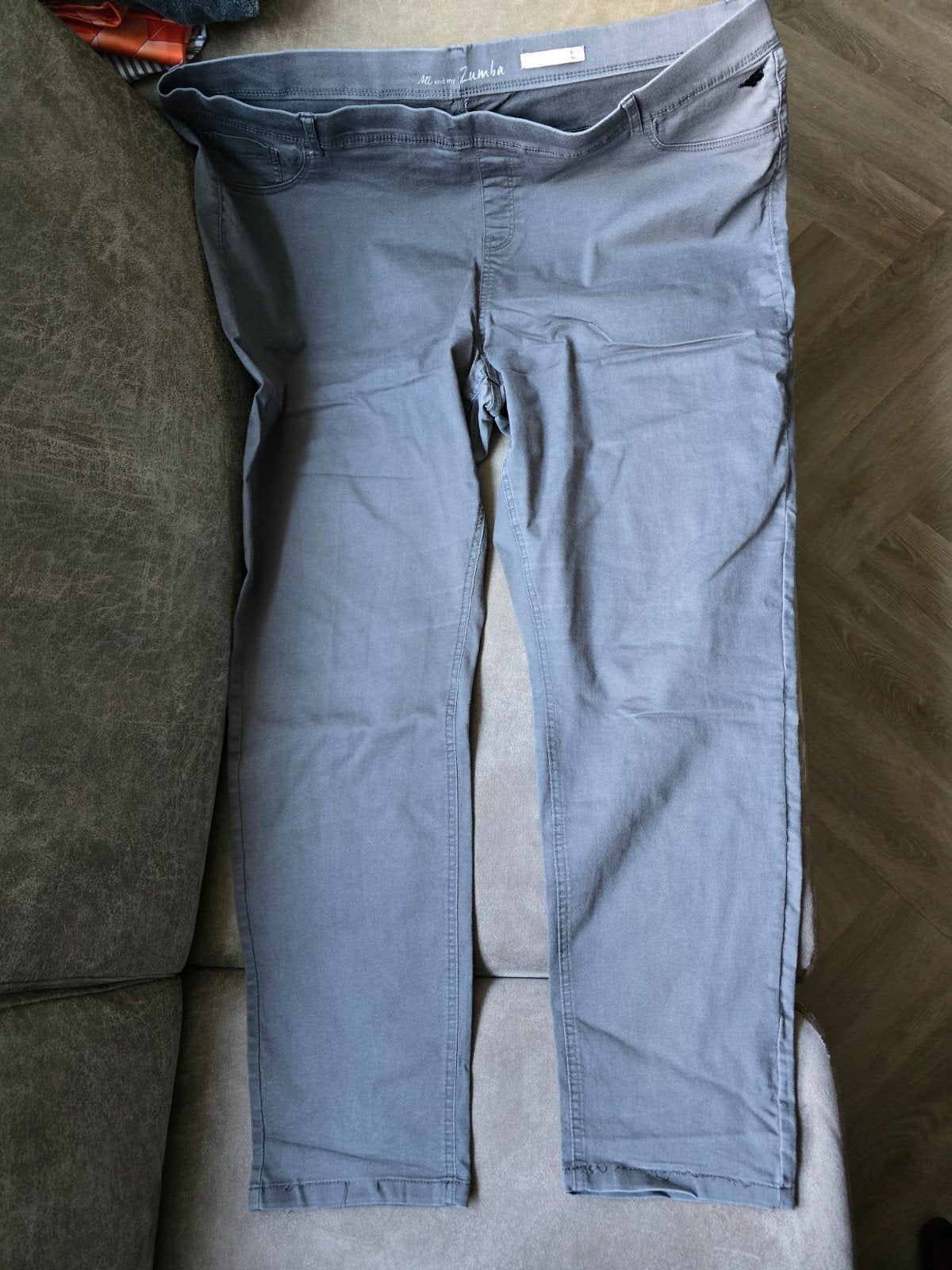 Grijze tregging Miss Etam maat 54, Kleding | Dames, Grote Maten, Ophalen, Zo goed als nieuw, Grijs, Broek of Spijkerbroek