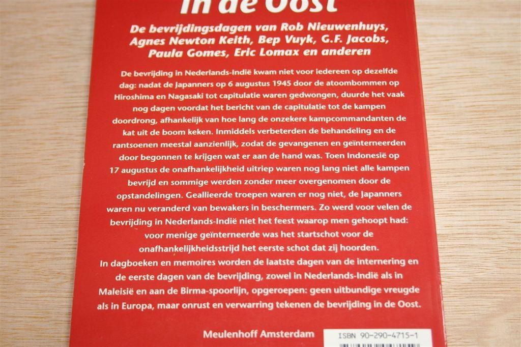 De Bevrijding in de Oost — Nederlands-Indië, Ophalen of Verzenden, Gelezen