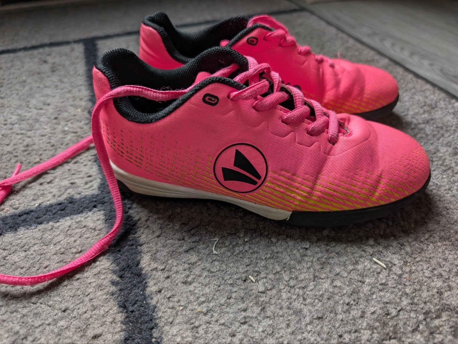 Roze Jako sportschoenen - Maat 30 (kunstgras), Ophalen, Sportschoenen, Zo goed als nieuw, Roze