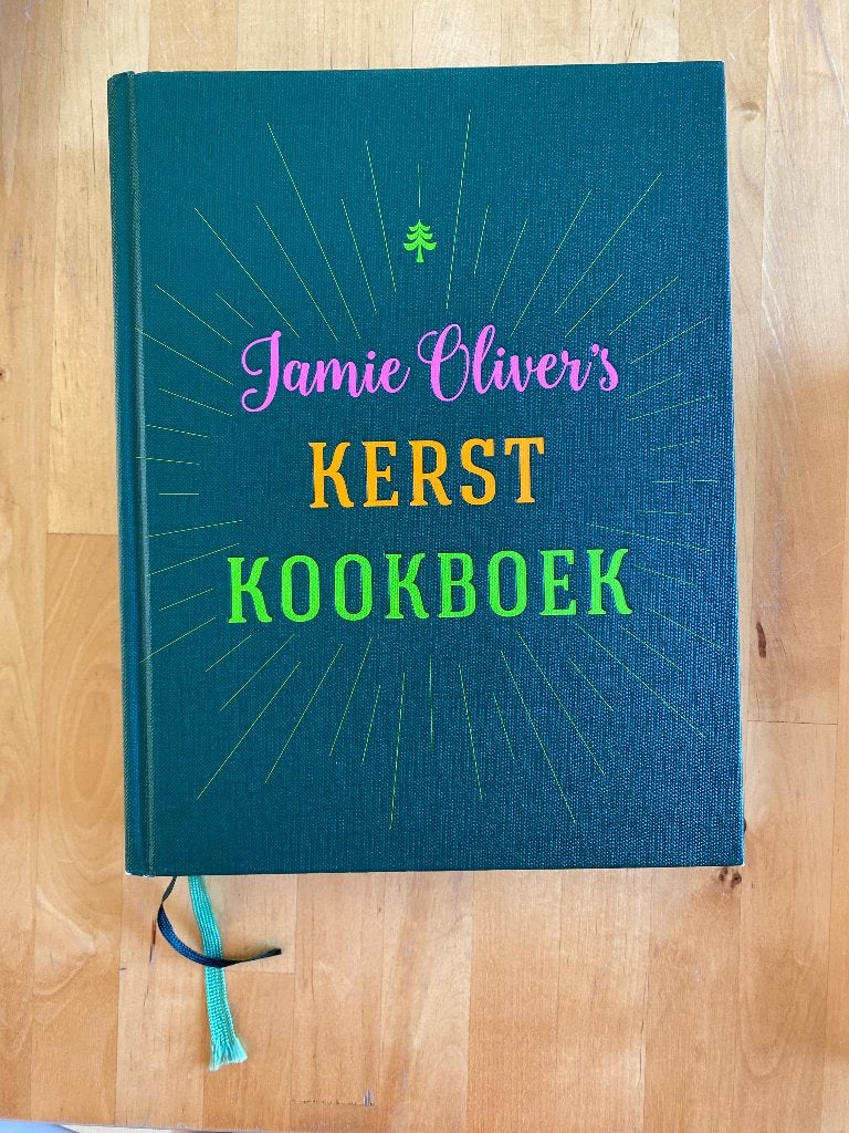 Kerst kookboek Jamie Oliver hardcover rookvrij huis zgan!!, Ophalen of Verzenden, Zo goed als nieuw
