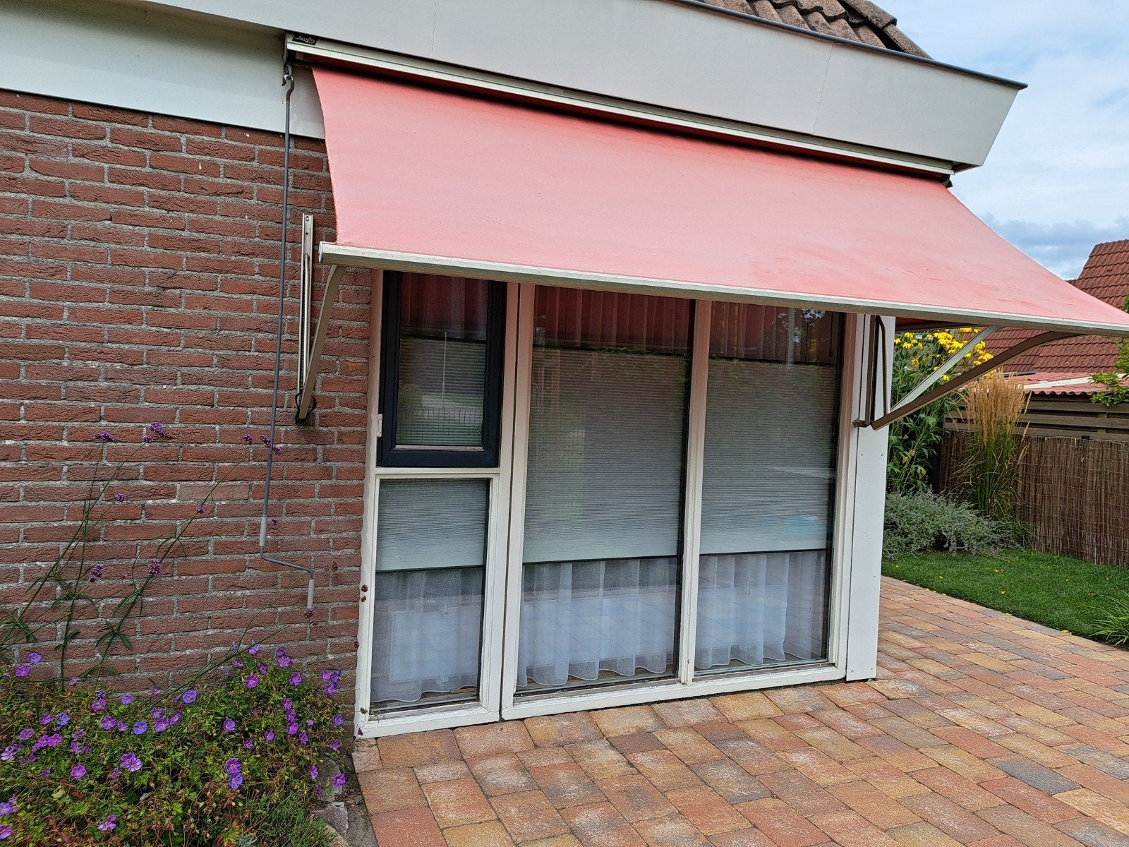Zonnescherm type uitval - 3.00m en 2.40m breed