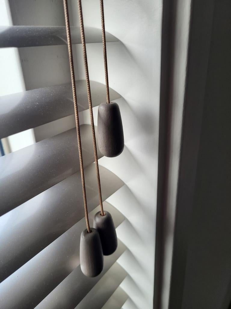 Te koop! Jaloezieën in verschillende maten, Huis en Inrichting, Stoffering | Gordijnen en Lamellen, Ophalen, Gebruikt, 100 tot 150 cm