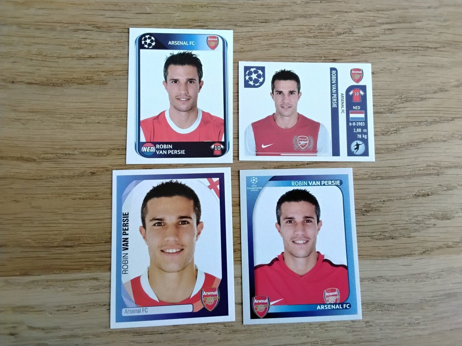 2 Panini Champions League stickers Robin van Persie Arsenal, Ophalen of Verzenden, Zo goed als nieuw, Buitenlandse clubs, Poster, Plaatje of Sticker