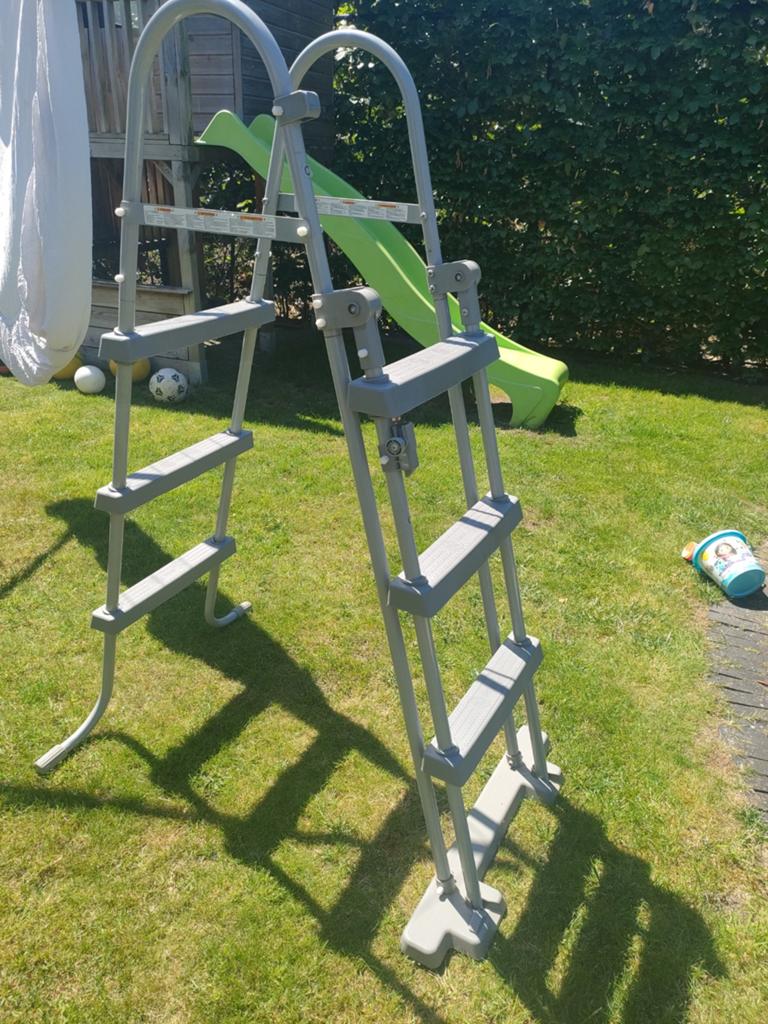 Bestway Zwembadtrapje met 3 Treden, 120 cm of meer, Gebruikt, Ophalen of Verzenden, Minder dan 200 cm