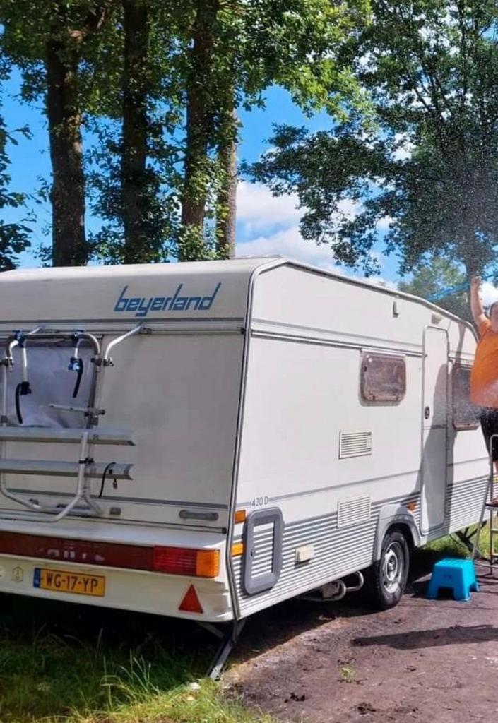 Beyerland 6043 met voortent, Particulier, Schokbreker, 750 - 1000 kg, Dwarsbed