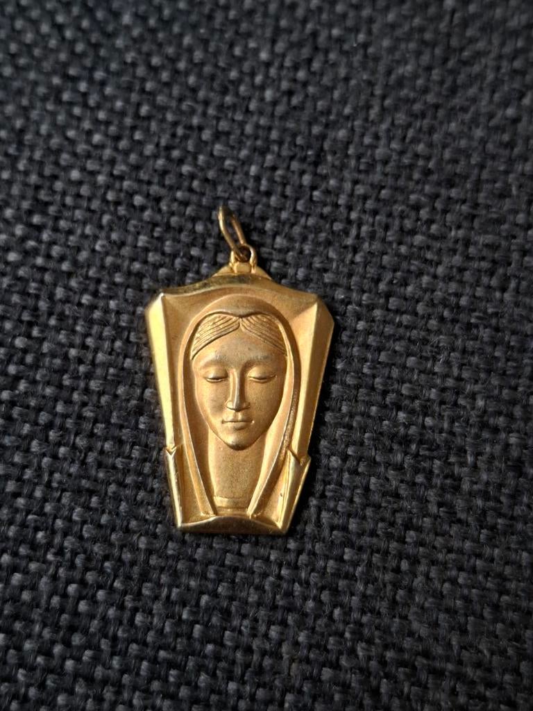 Goudkleurige bedel met Maria-afbeelding, Overige merken, Ophalen of Verzenden, Zo goed als nieuw, 1 bedel