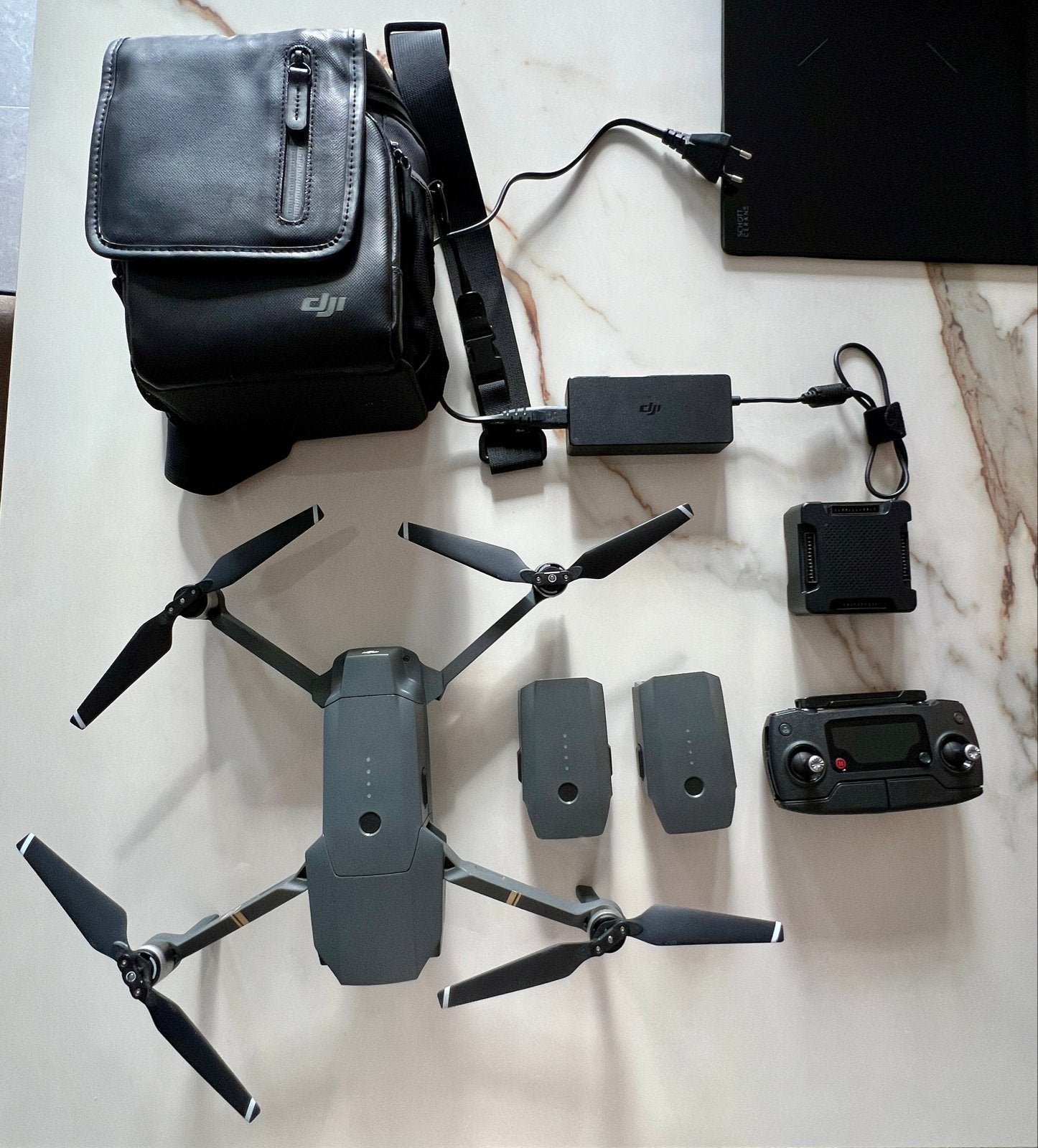 DJI Mavic 2 Pro Fly More Combo - Zeer nette staat, Ophalen, 30 tot 45 minuten, Cameradrone, Extra accu('s)