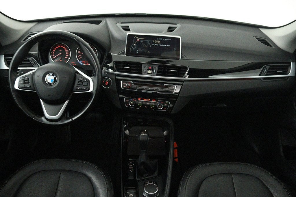 BMW X1 SDrive20i Centennial High Executive (PANORAMADAK, TRE, Auto's, BMW, 1998 cc, Bedrijf, SUV of Terreinwagen, 1460 kg