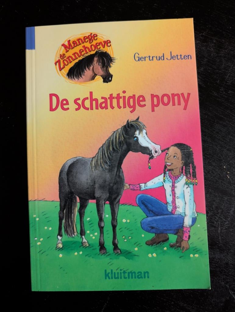 De schattige pony - Manege de Zonnehoeve Nieuw, Ophalen of Verzenden, Nieuw, Gertrud Jetten, Fictie algemeen