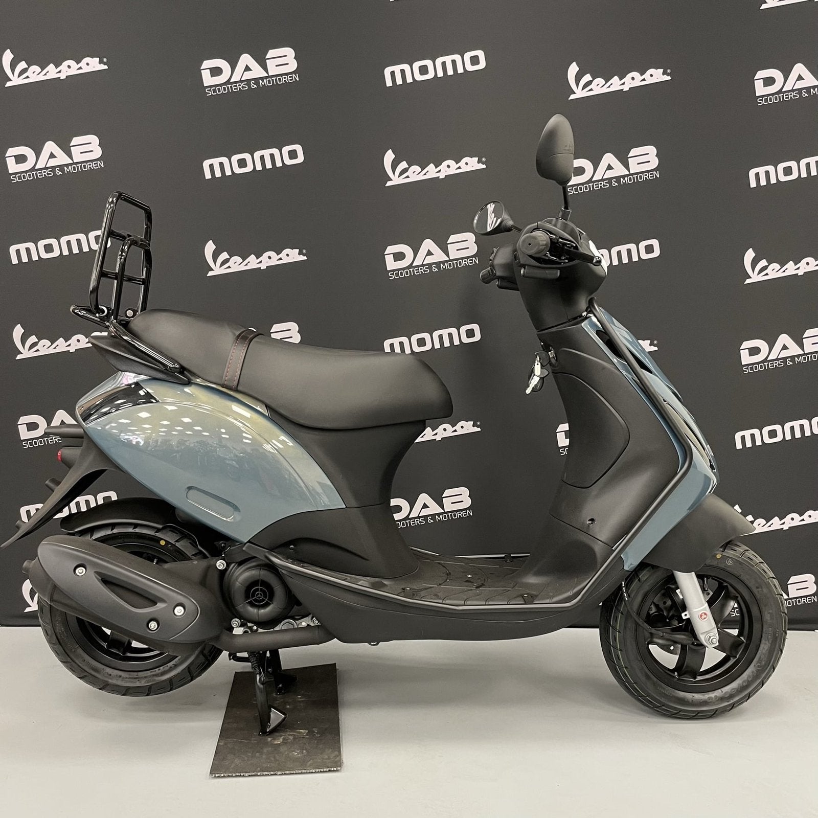 Zip gezocht, Fietsen en Brommers, Scooters | Piaggio, Ophalen, Zo goed als nieuw, Benzine, Zip