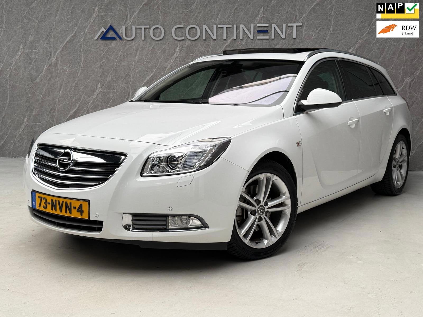Opel Insignia Sports Tourer 1.6 T / NAP / Onderhouden / Pano, Euro 5, Stof, Gebruikt, Zwart
