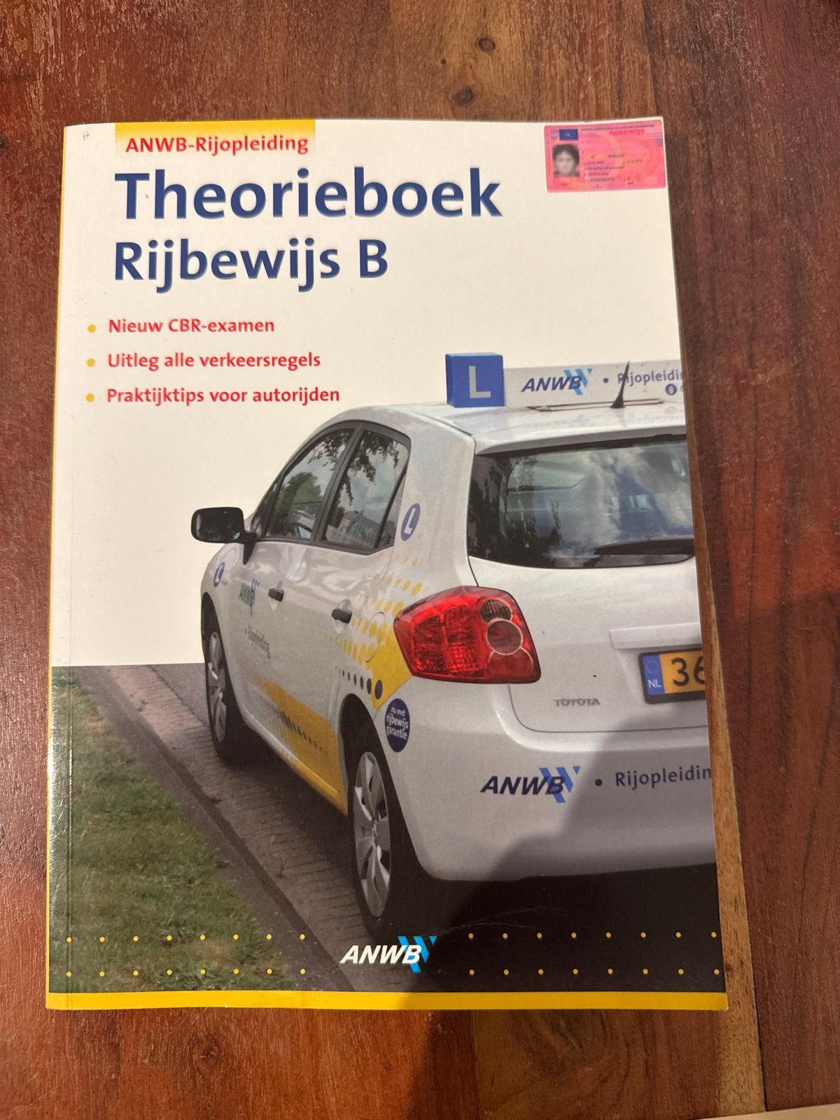 ANWB Theorieboek Rijbewijs B - Nieuw CBR-examen, Ophalen of Verzenden, Zo goed als nieuw, Overige niveaus
