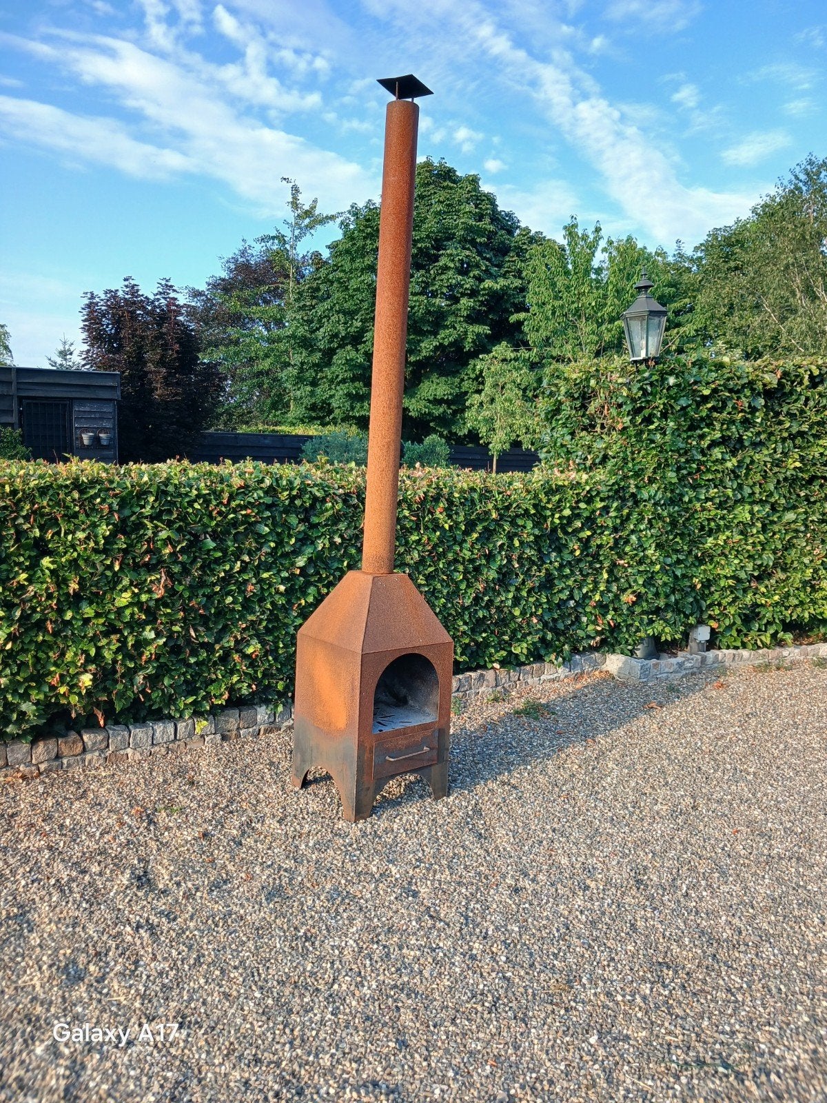 Roestige tuinhaard / buitenkachel met lange pijp, Ophalen, Gebruikt