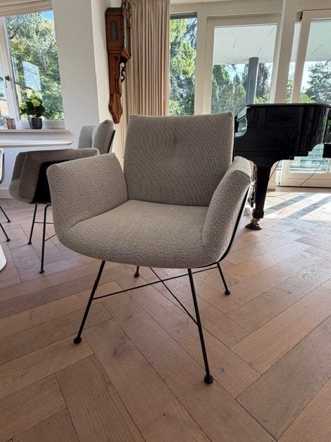 Foto 10 van Design Eetkamertafel COR Conic / Alvo stoelen en hanglamp