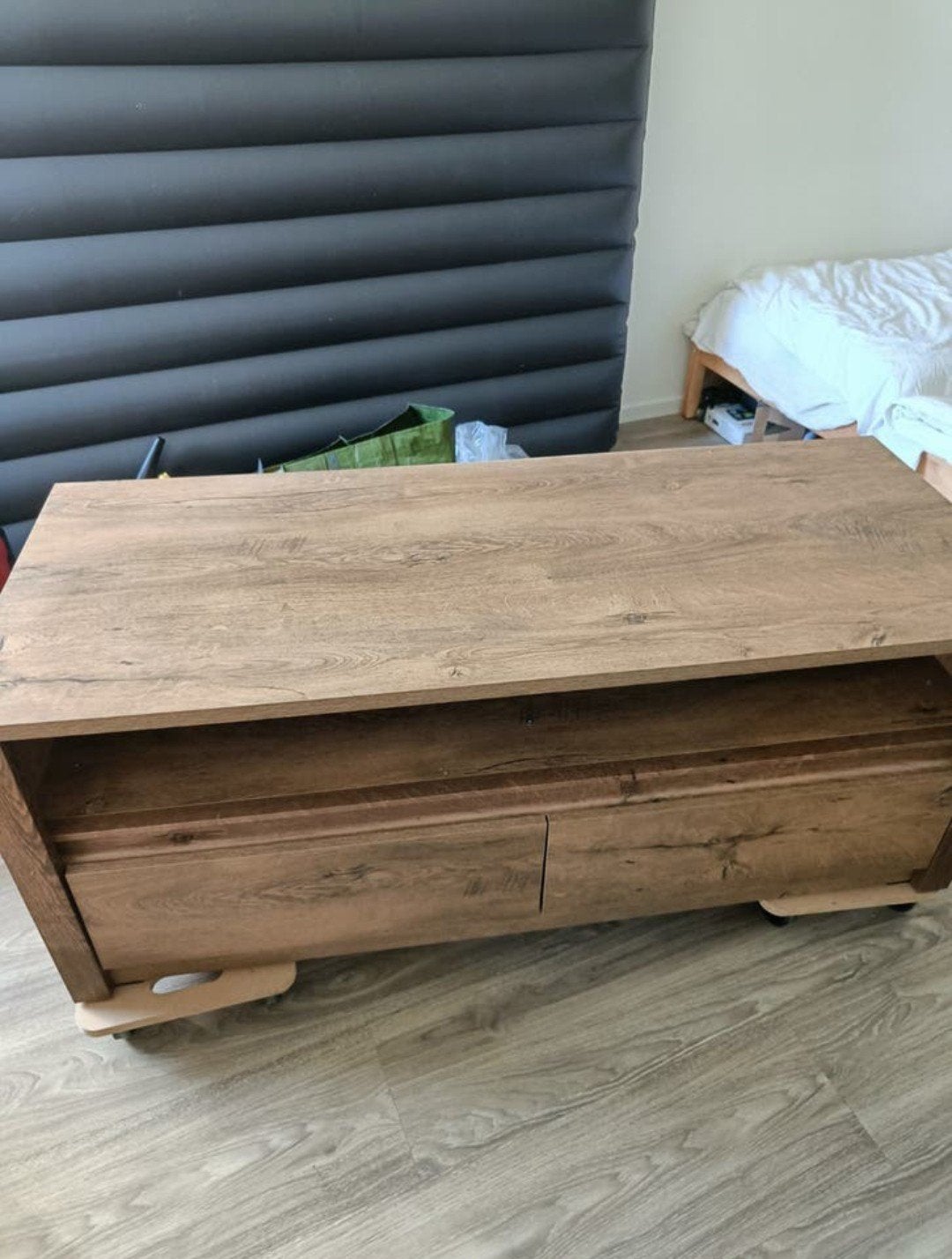 Jisk TV-meubel donker hout met fineer en lades (W130xH53xD53, Huis en Inrichting, Ophalen of Verzenden