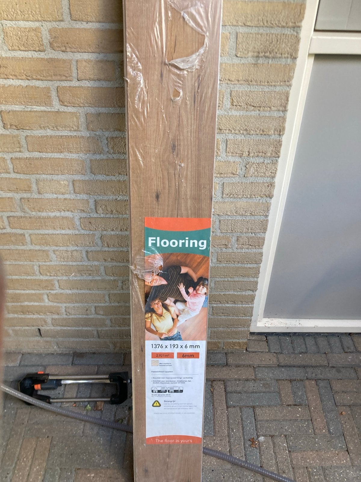 Nieuw laminaat, 2.921 m², 6mm dik, met voelbare houtstructuu, Nieuw, Ophalen of Verzenden, Minder dan 5 m², 10 tot 30 cm