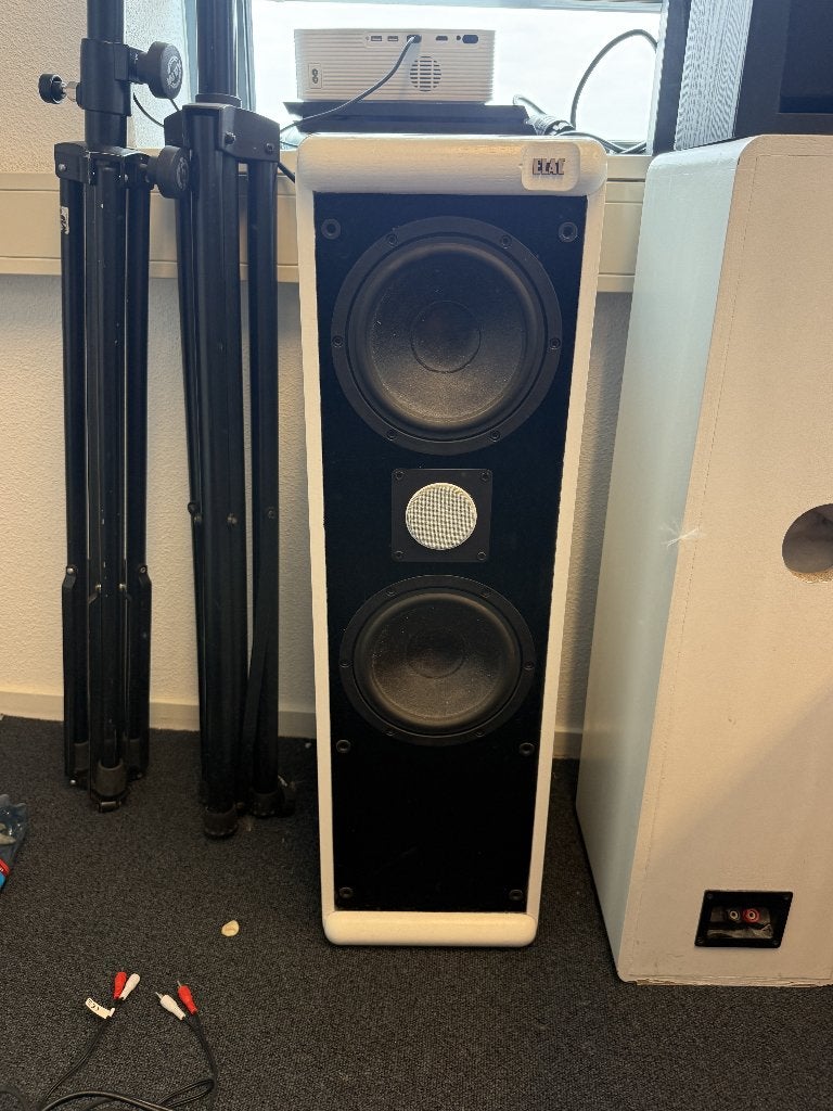ELAC Vloerstaande Luidspreker - Wit/Zwart, Audio, Tv en Foto, Vloerstaande luidspreker, Gebruikt, Minder dan 60 watt, Ophalen
