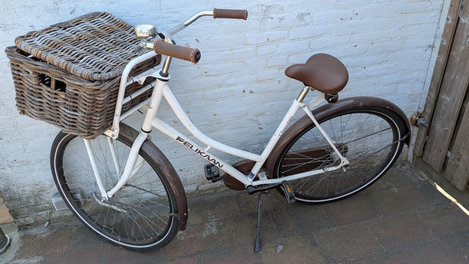 Pelikaan Damesfiets met Mand - Wit/Bruin, Velgrem, Zo goed als nieuw, 50 tot 53 cm, Ophalen