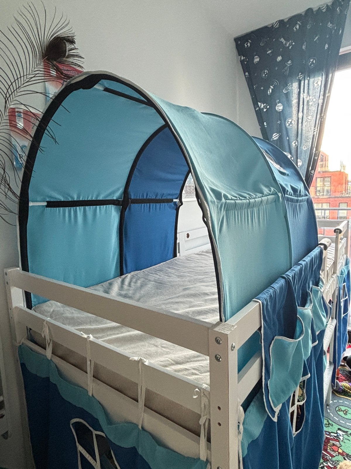 Kinder bed met IKEA matras en speeltent, Ophalen, 85 tot 100 cm, Gebruikt, Hoogslaper of Stapelbed