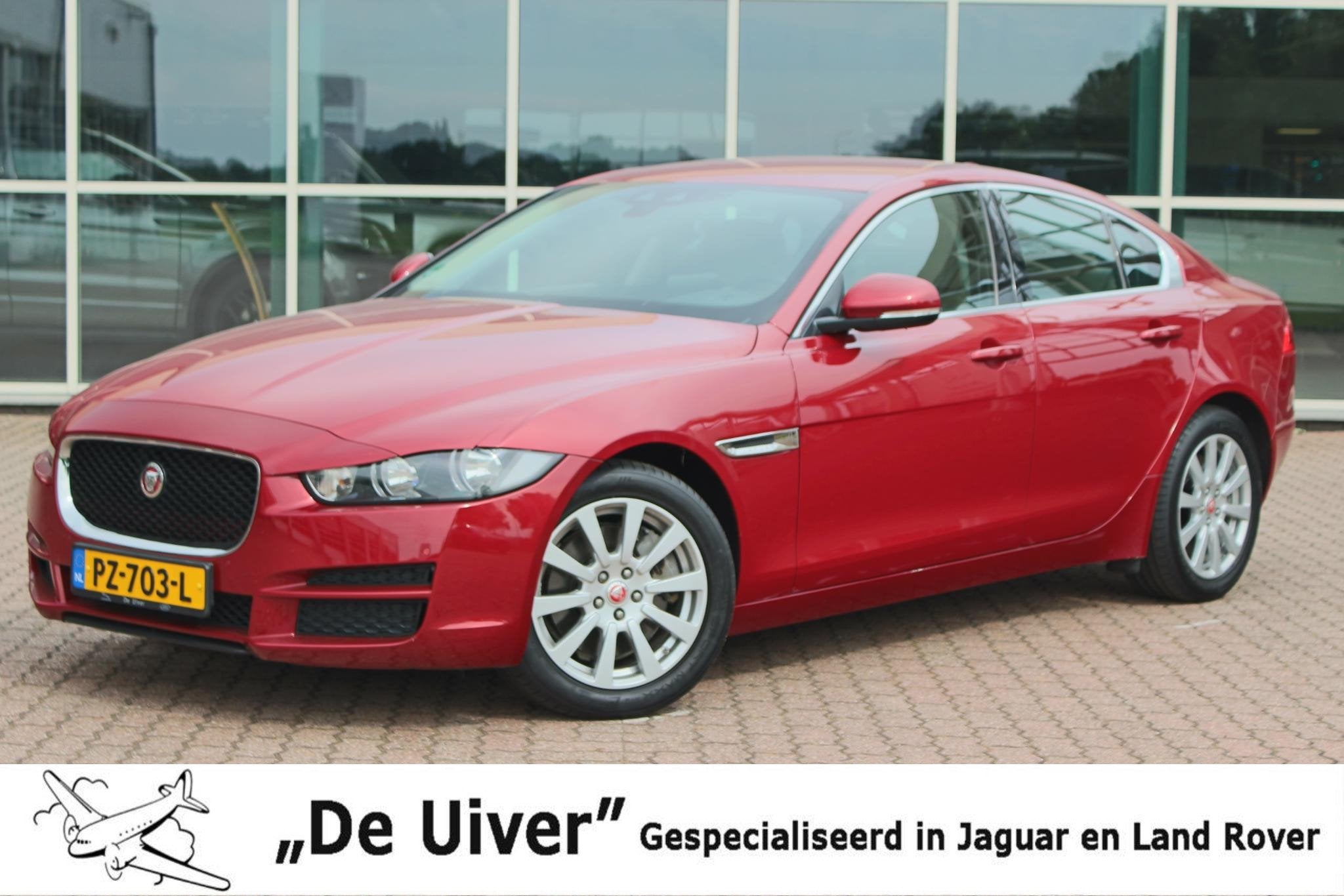 Jaguar XE 2.0 Prestige AWD LET OP 4x4 250PK, 1e eig. door, 15 km/l, Euro 6, 4 cilinders, 1598 kg