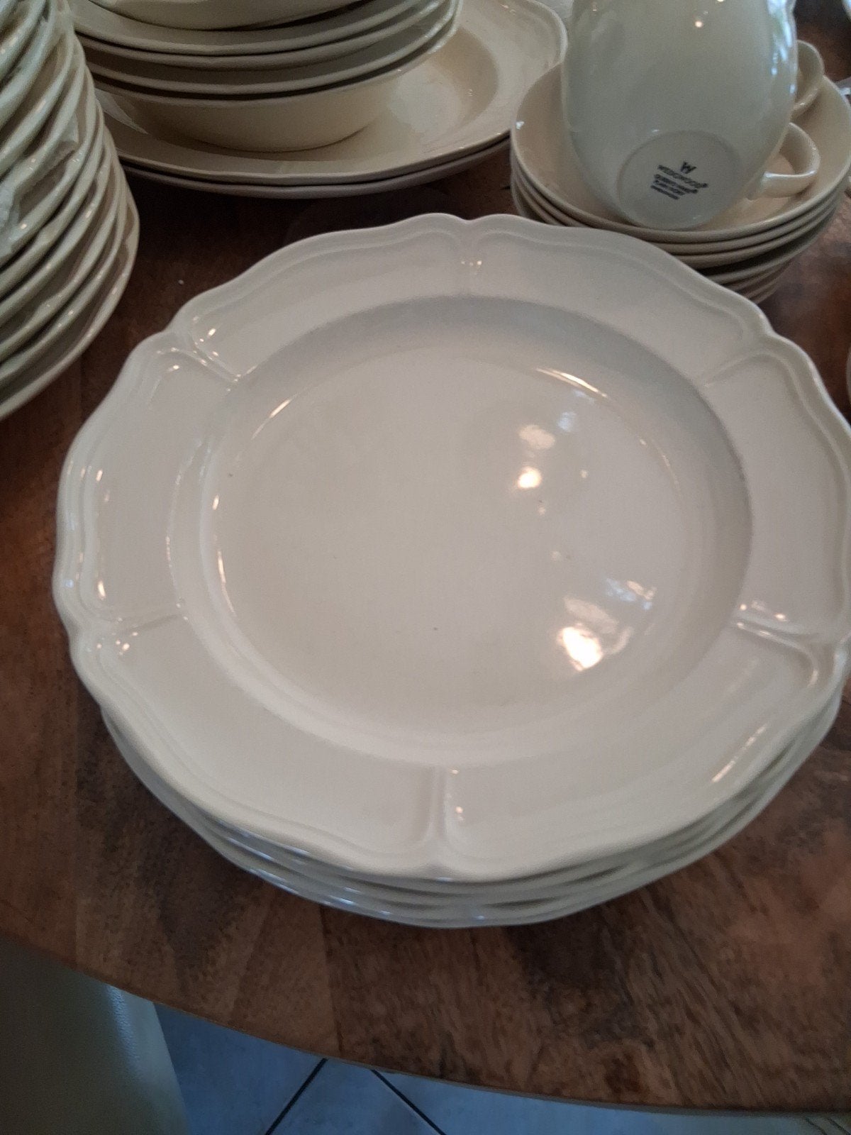 Wedgwood Queens Plain 6 DINER BORDEN Zga nieuw, Ophalen of Verzenden, Zo goed als nieuw, Bord(en), Wedgwood